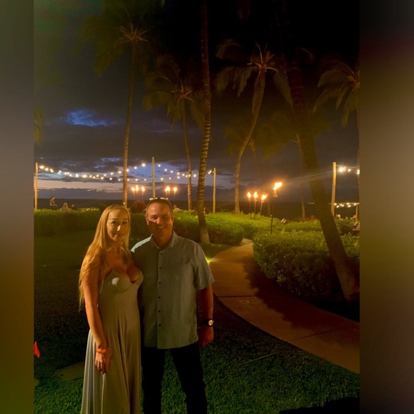 OUT OF OFFICE MEXICO🐬 closet temporarily CLOSED 😎 - Picture 16 of 17